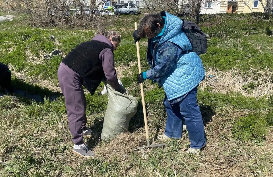 В Петропавловске-Камчатском продолжается череда общегородских субботников В Петропавловске-Камчатском продолжается череда общегородских субботников