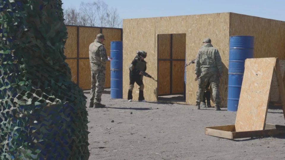 Школьники Елизовского округа борются за право выйти на региональный этап игры «Зарница 2.0» Школьники Елизовского округа борются за право выйти на региональный этап игры «Зарница 2.0»