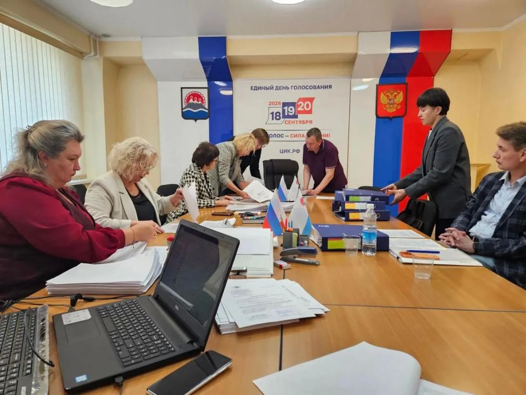 Камчатское региональное отделение Всероссийской политической партии «ЕДИНАЯ РОССИЯ» представило в Избирательную комиссию Камчатского края списки кандидатов в депутаты Законодательного Собрания края Камчатское региональное отделение Всероссийской политической партии «ЕДИНАЯ РОССИЯ» представило в Избирательную комиссию Камчатского края списки кандидатов в депутаты Законодательного Собрания края