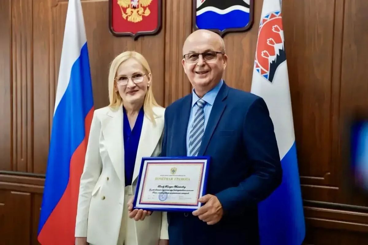 Камчатские труженики моря ко Дню рыбака получили рекордное количество государственных ведомственных наград Камчатские труженики моря ко Дню рыбака получили рекордное количество государственных ведомственных наград