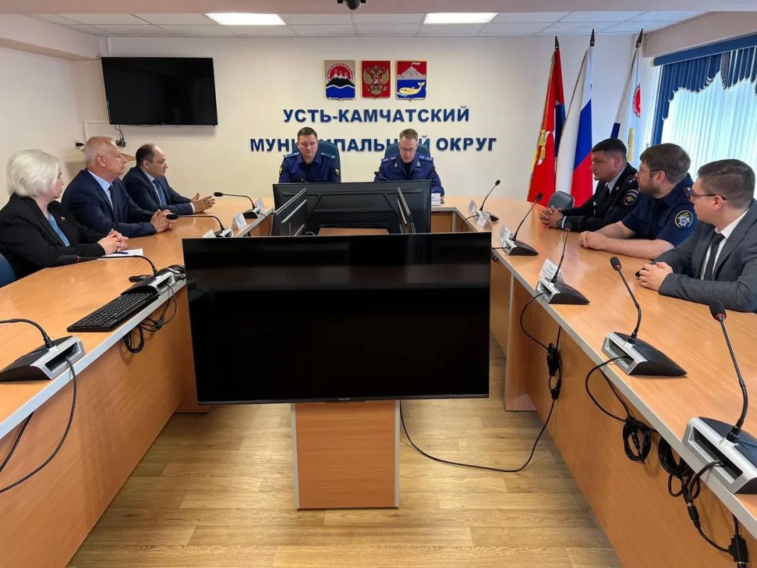 Прокурор края представил вновь назначенного Усть-Камчатского межрайонного прокурора