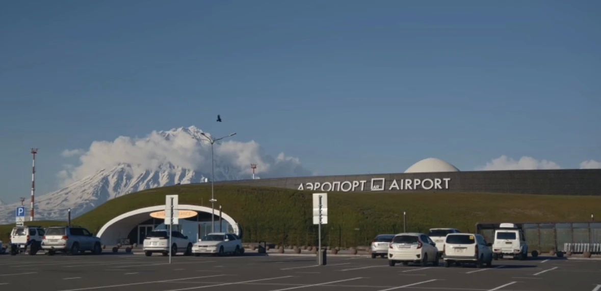Пени пошли по счётчику. Аэропорт Елизово отсудил у предпринимателя, работавшего на привокзальной площади, почти 1,9 млн рублей