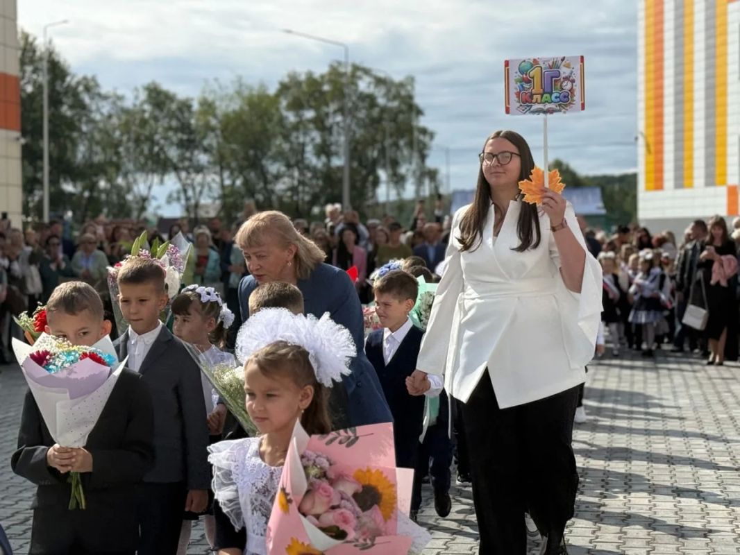 Новый корпус школы №1 открыли в Елизове Новый корпус школы №1 открыли в Елизове