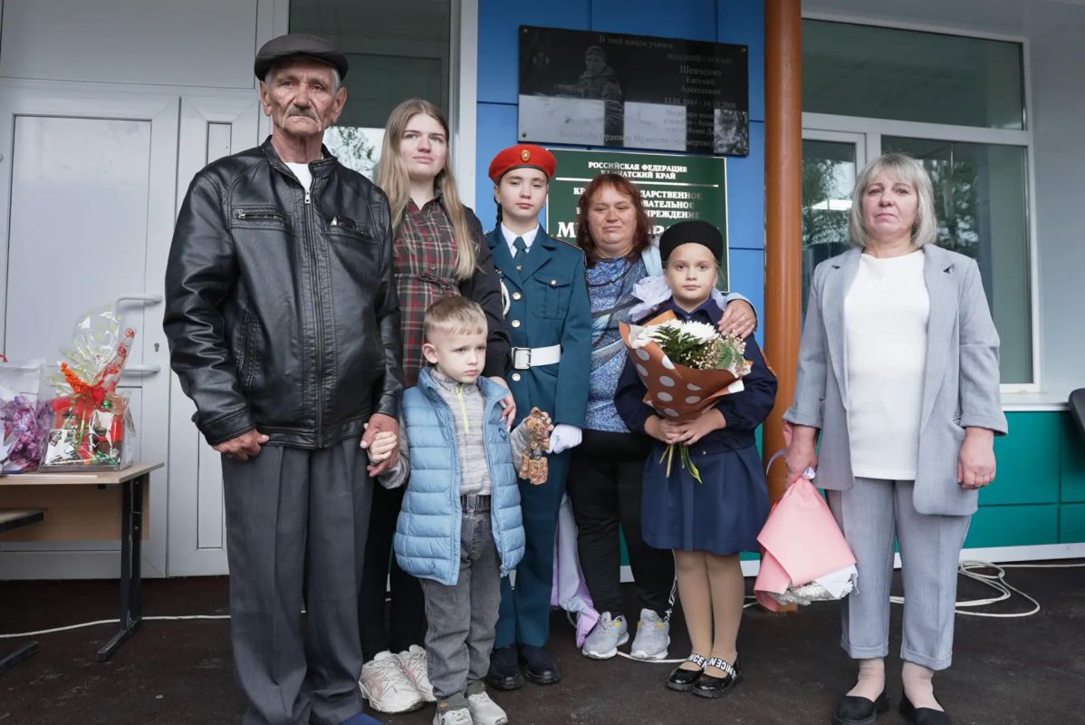 Школе №2 в селе Мильково присвоили имя кавалера ордена Мужества Евгения Шевченко Школе №2 в селе Мильково присвоили имя кавалера ордена Мужества Евгения Шевченко
