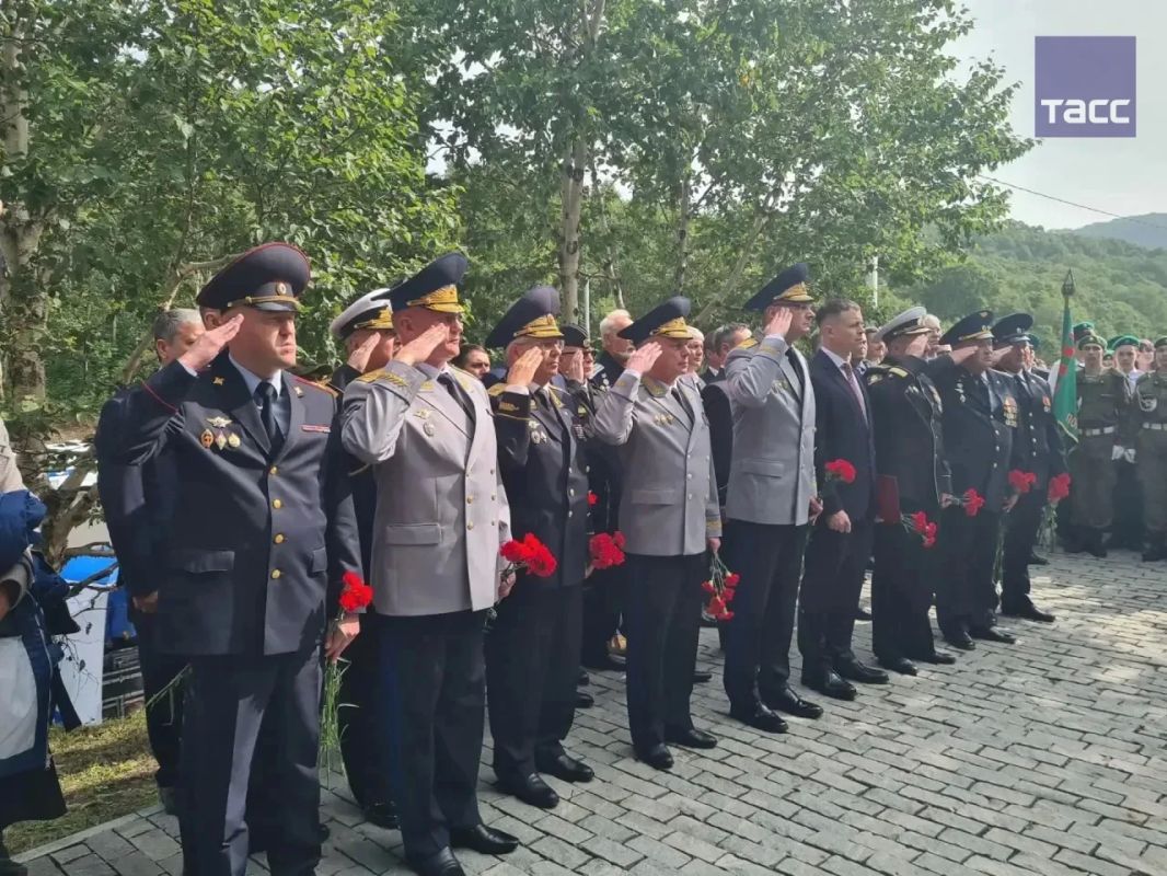 Часовня в память о павших и пропавших без вести на фронтах Великой Отечественной войны, других локальных войн и вооруженных конфликтов, а также участников Курильской десантной операции, открылась в Петропавловске-Камчатском Часовня в память о павших и пропавших без вести на фронтах Великой Отечественной войны, других локальных войн и вооруженных конфликтов, а также участников Курильской десантной операции, открылась в Петропавловске-Камчатском