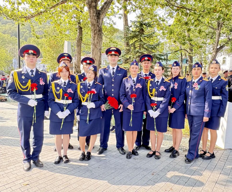 В День окончания Второй мировой войны сотрудники СК России почтили память освободителей Курил В День окончания Второй мировой войны сотрудники СК России почтили память освободителей Курил