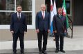 Сироты и дети без попечения родителей получили квартиры в новом доме