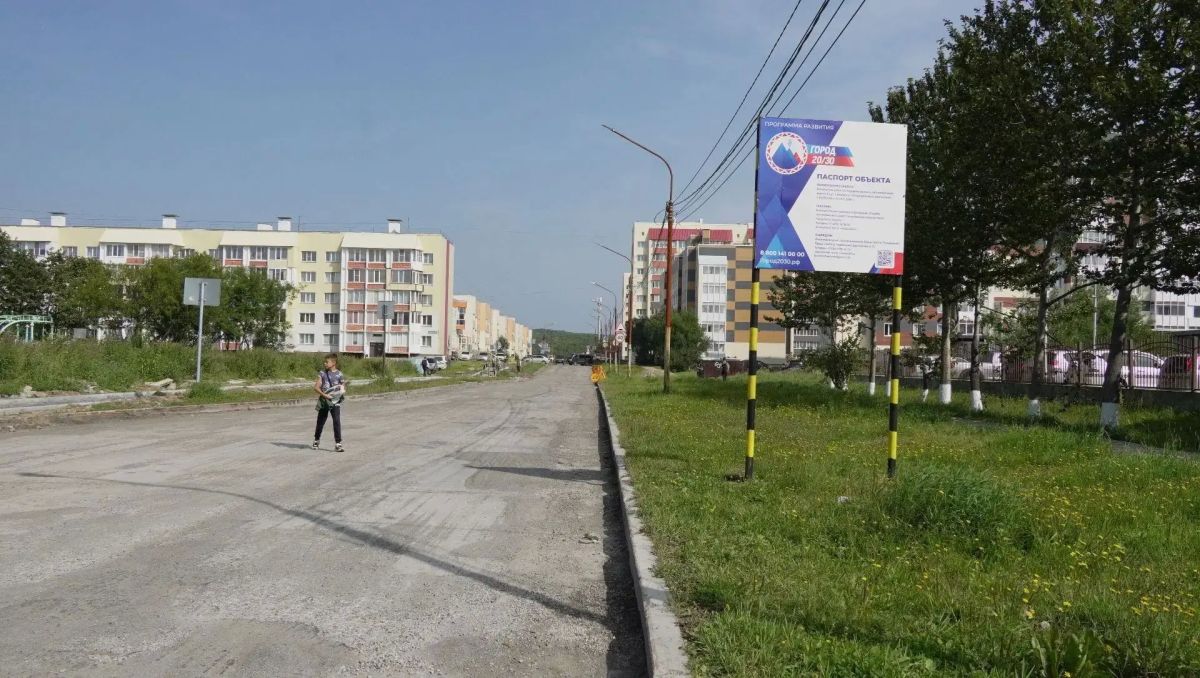 На улице Ларина завершены работы по асфальтированию дорожного покрытия На улице Ларина завершены работы по асфальтированию дорожного покрытия