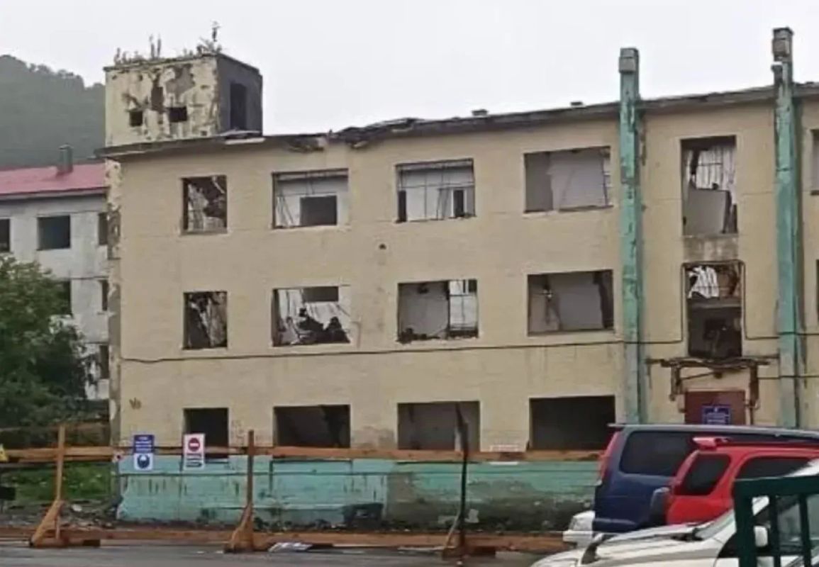 Старые корпуса краевой больницы начали сносить сегодня в Петропавловске