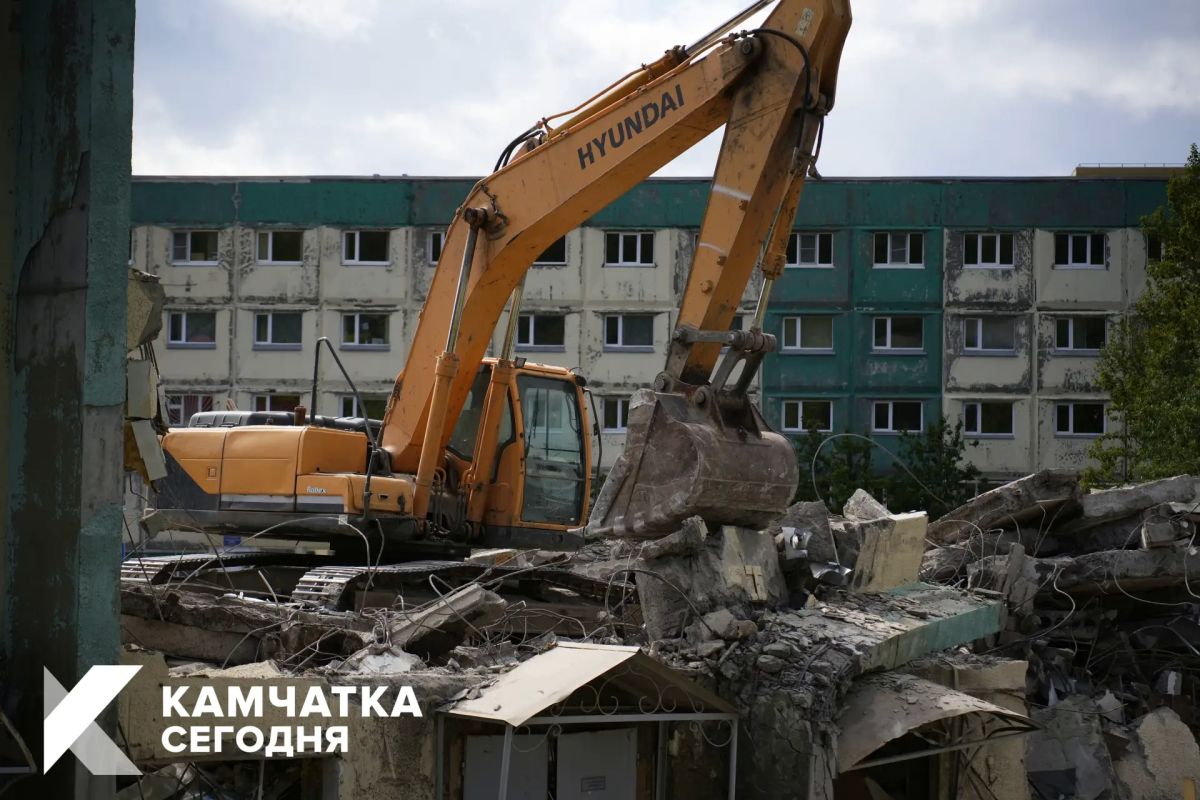 Снос старых корпусов краевой больницы начался в столице Камчатки Снос старых корпусов краевой больницы начался в столице Камчатки