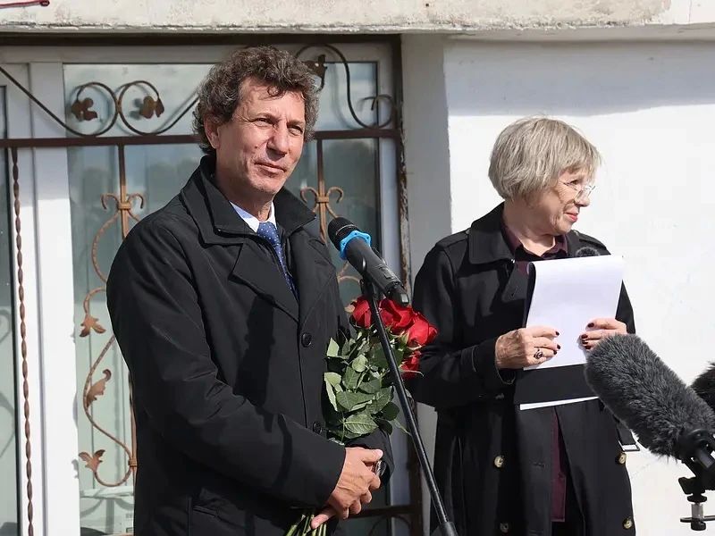 В Петропавловске открыли памятную доску Заслуженной артистке РСФСР Майе Соловьёвой В Петропавловске открыли памятную доску Заслуженной артистке РСФСР Майе Соловьёвой