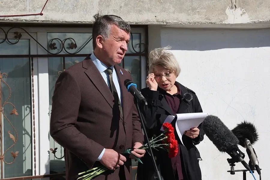 В Петропавловске открыли памятную доску Заслуженной артистке РСФСР Майе Соловьёвой В Петропавловске открыли памятную доску Заслуженной артистке РСФСР Майе Соловьёвой