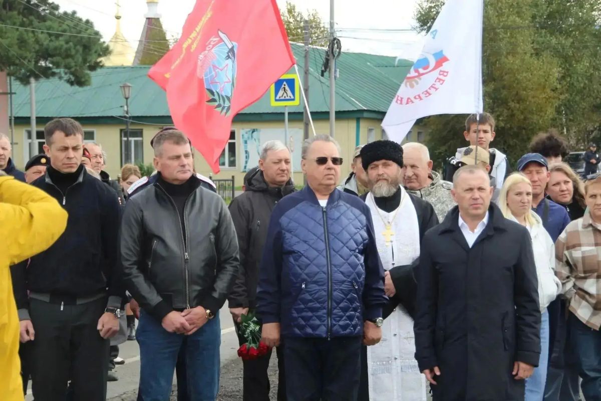 Памятник героям СВО открыли в Мильково в сквере Памяти Памятник героям СВО открыли в Мильково в сквере Памяти