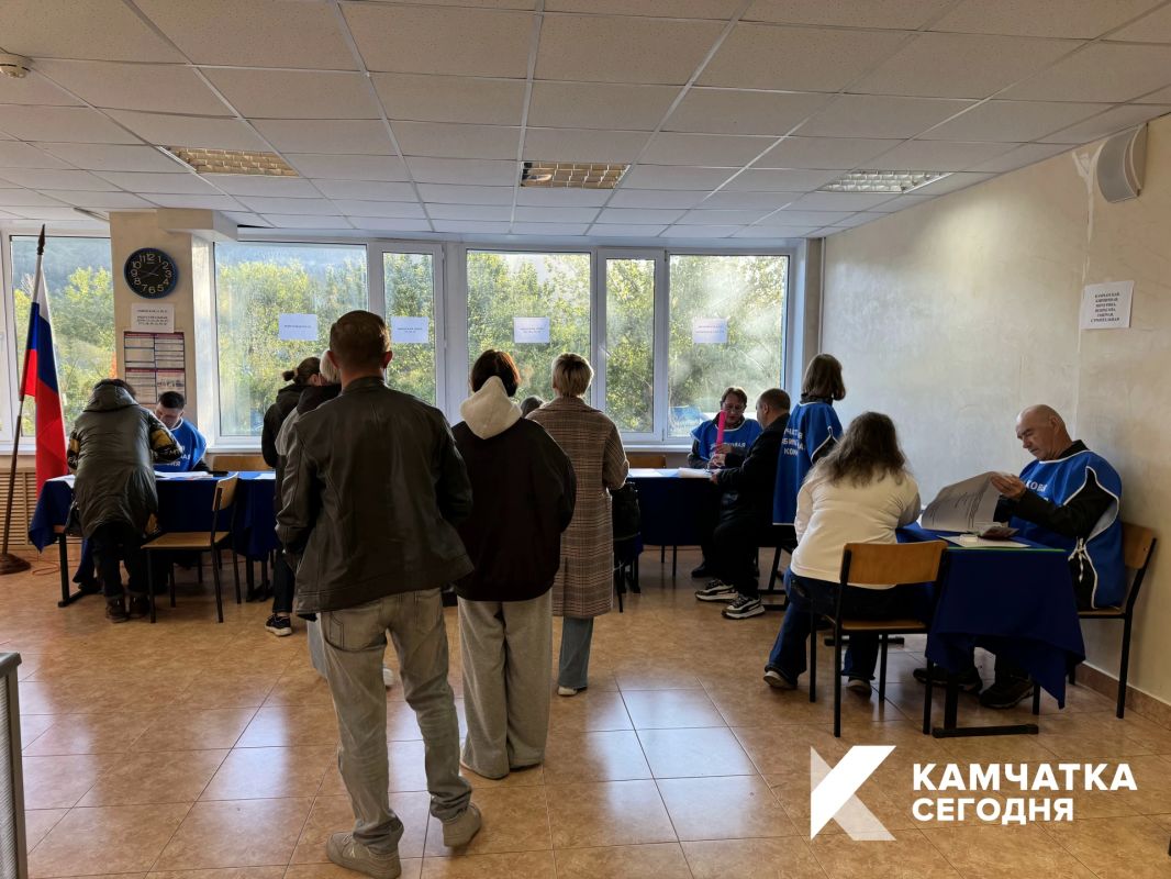 Наши корреспонденты сообщают, что на избирательных участках многолюдно Наши корреспонденты сообщают, что на избирательных участках многолюдно