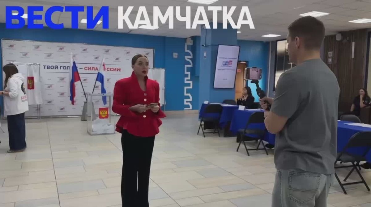 ЗА КАДРОМ. Перед прямым эфиром, который видит вся страна, в голове успевает пронестись всё: успеем ли подключиться, не забудется ли текст, выдержит ли интернет и точно ли сейчас не случится что-нибудь неожиданное