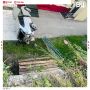 Водитель сдавал назад и выпрыгнул из машины за секунду до её падения с обрыва