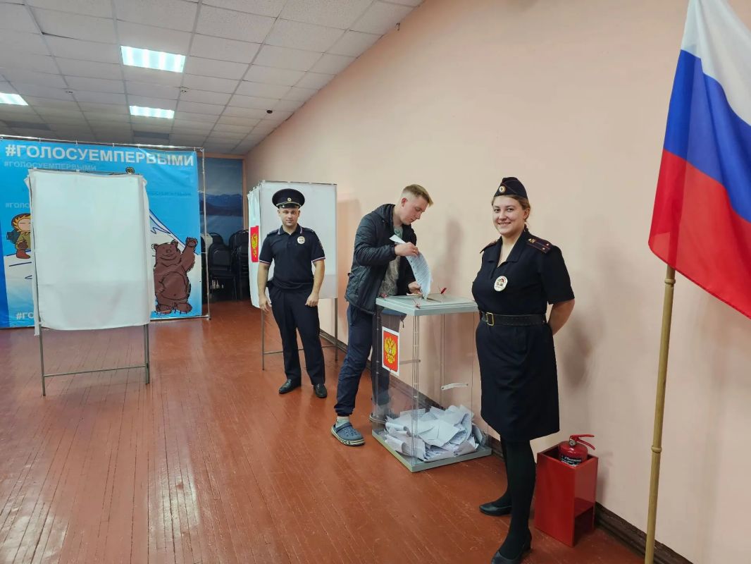 Полицейские Камчатки обеспечили общественный порядок в Единый день голосования Полицейские Камчатки обеспечили общественный порядок в Единый день голосования