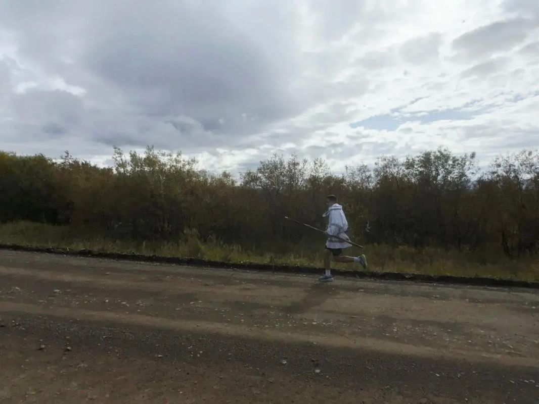 На Камчатке сотрудник полиции победил в «Национальном беге с палкой» в посёлке Палана На Камчатке сотрудник полиции победил в «Национальном беге с палкой» в посёлке Палана