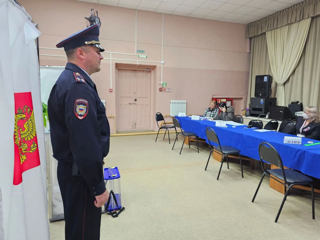 Полицейские Камчатки обеспечили общественный порядок в Единый день голосования Полицейские Камчатки обеспечили общественный порядок в Единый день голосования