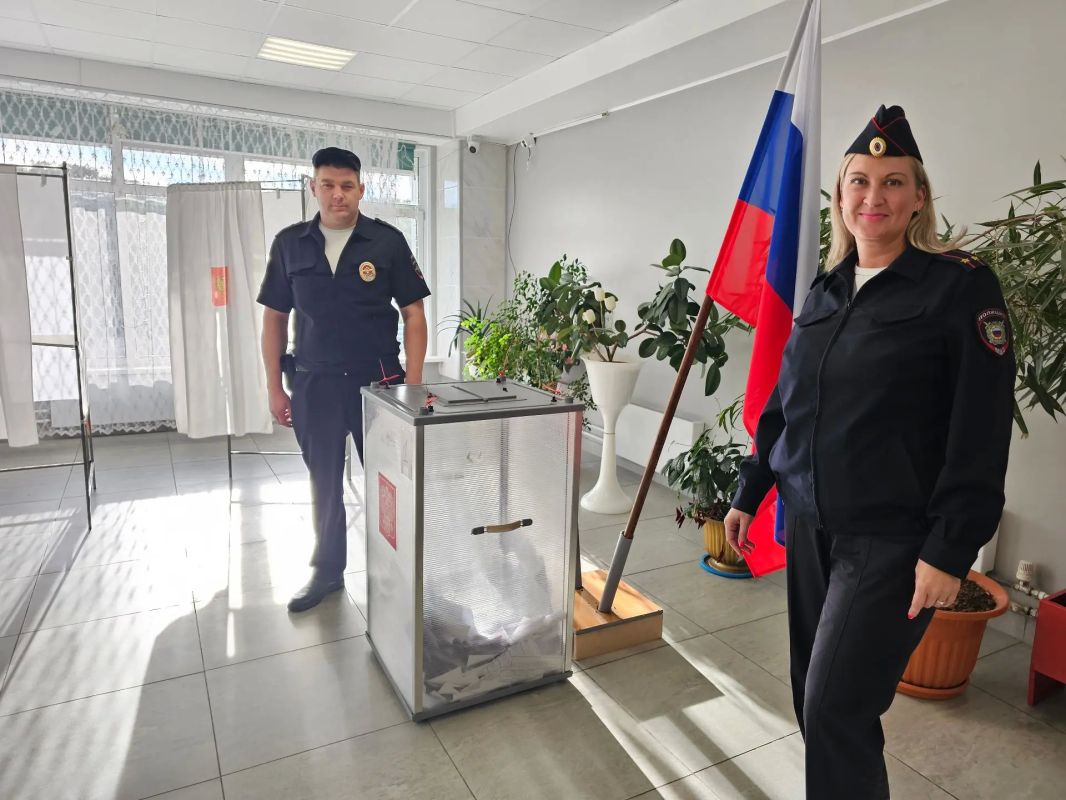 Полицейские Камчатки обеспечили общественный порядок в Единый день голосования Полицейские Камчатки обеспечили общественный порядок в Единый день голосования