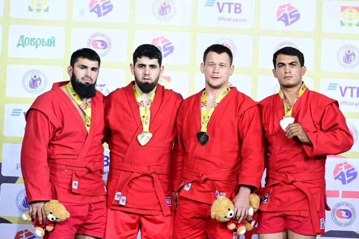 Золото Кубка мира по боевому самбо отправляется на Камчатку