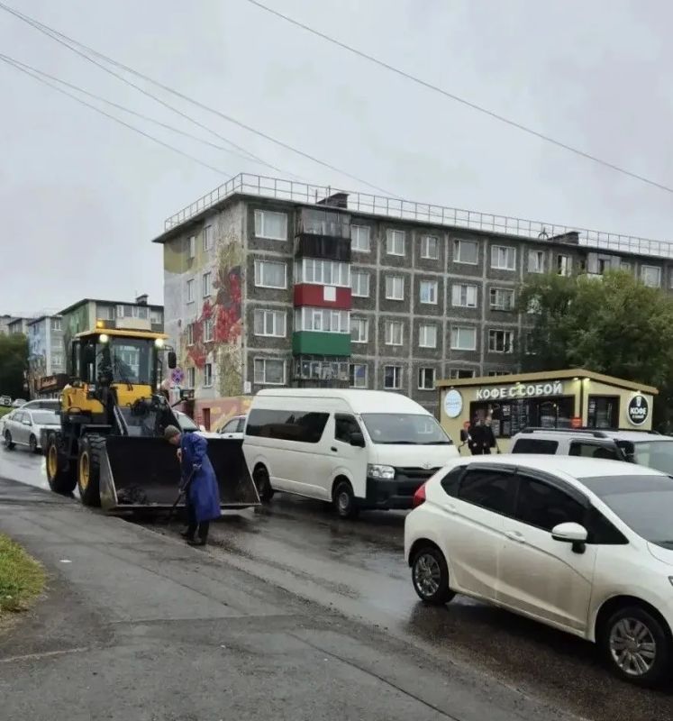 Город день за днем. 22 сентября 2026 года Работы по содержанию городских территорий продолжаются ежедневно Город день за днем. 22 сентября 2026 года Работы по содержанию городских территорий продолжаются ежедневно