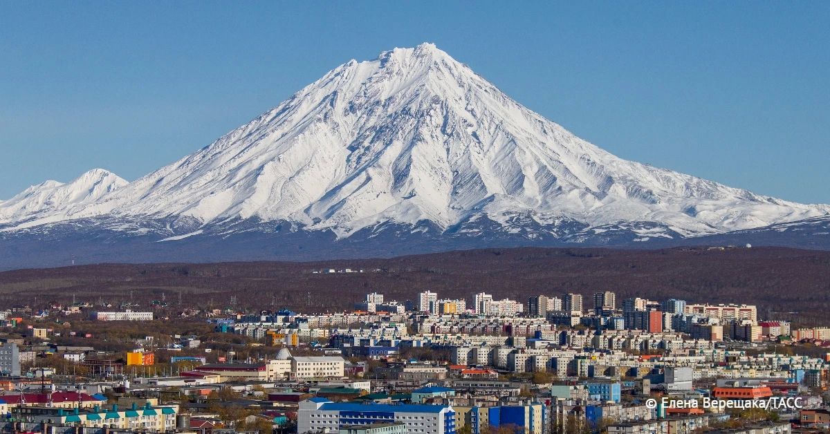 Обвал Корякского вулкана на Камчатке возможен, и он может привести к переносу камней на 20-30 километров, что представляет угрозу для столицы края и населенных пунктов в Елизовском районе, сообщили ТАСС в Камчатском филиале...