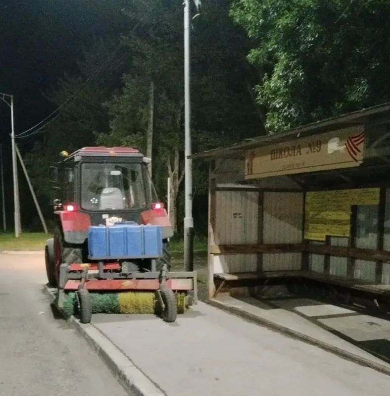 Город день за днем. . 24 сентября 2026 года В Петропавловске-Камчатском продолжаются ежедневные работы по содержанию улично-дорожной сети В ночное время специализированная техника очищает проезжую часть, тротуары и... Город день за днем. . 24 сентября 2026 года В Петропавловске-Камчатском продолжаются ежедневные работы по содержанию улично-дорожной сети В ночное время специализированная техника очищает проезжую часть, тротуары и...