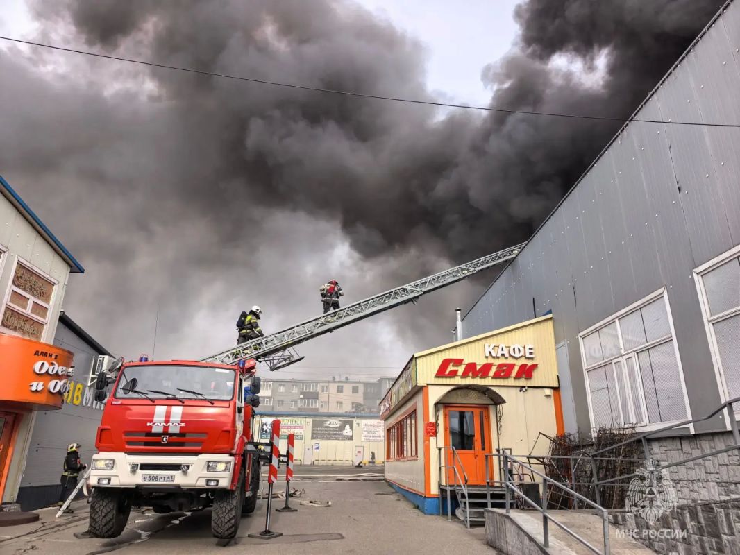 Пожар на рынке в Петропавловске локализовали на площади 250 квадратов