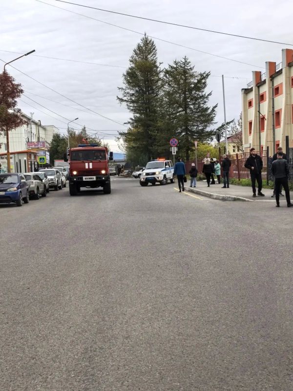 В Петропавловске-Камчатском в районе 6 километра развернуты меры по обеспечению общественного порядка В Петропавловске-Камчатском в районе 6 километра развернуты меры по обеспечению общественного порядка
