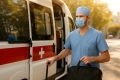 Хирургам могут разрешить оказывать помощь вне больницы