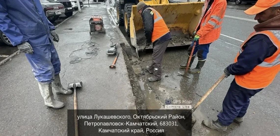 Город день за днем. 1 октября 2026 года Городские службы продолжают сезонные работы по содержанию территорий В Петропавловске-Камчатском проводится обрезка деревьев и кустарников вдоль дорог и пешеходных зон Город день за днем. 1 октября 2026 года Городские службы продолжают сезонные работы по содержанию территорий В Петропавловске-Камчатском проводится обрезка деревьев и кустарников вдоль дорог и пешеходных зон