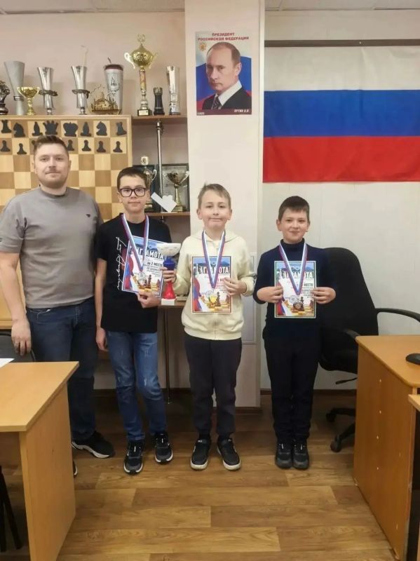 В Спортивной школе № 1 краевого центра состоялось первенство Камчатского края по шахматам В Спортивной школе № 1 краевого центра состоялось первенство Камчатского края по шахматам