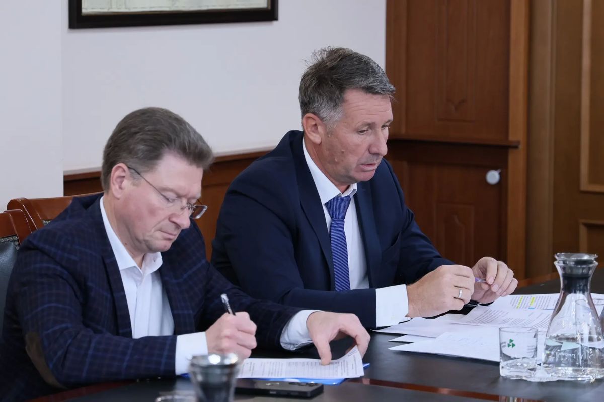 Владимир Солодов: К этой зиме на Камчатке отремонтировали рекордные 105 километров коммунальных сетей Владимир Солодов: К этой зиме на Камчатке отремонтировали рекордные 105 километров коммунальных сетей