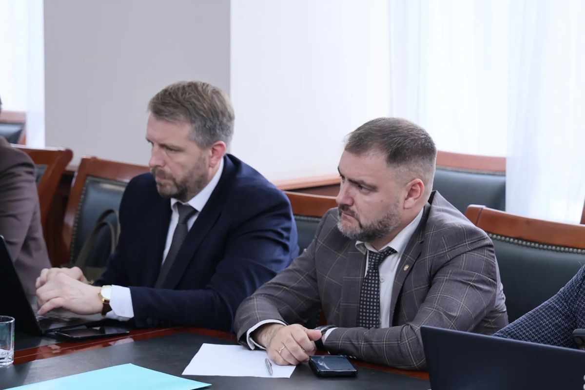 Владимир Солодов: К этой зиме на Камчатке отремонтировали рекордные 105 километров коммунальных сетей Владимир Солодов: К этой зиме на Камчатке отремонтировали рекордные 105 километров коммунальных сетей