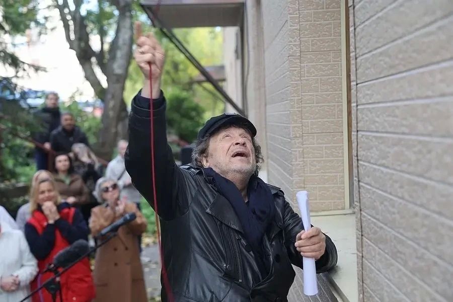 В Петропавловске–Камчатском открыли мемориальную доску в честь Галины Астраханкиной В Петропавловске–Камчатском открыли мемориальную доску в честь Галины Астраханкиной