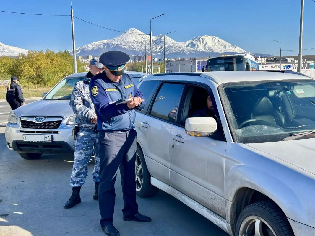 Арест авто: сотрудники ГАИ и приставы вышли в рейд Арест авто: сотрудники ГАИ и приставы вышли в рейд