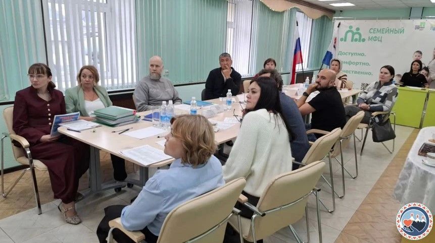 Сегодня конкурсной комиссией были определены победители в пяти номинациях: "Мой папа для меня герой", "Мой папа мастер на все руки", "Мой папа пример здорового образа жизни", "Нас у папы много" и "Мой папа – защитник... Сегодня конкурсной комиссией были определены победители в пяти номинациях: "Мой папа для меня герой", "Мой папа мастер на все руки", "Мой папа пример здорового образа жизни", "Нас у папы много" и "Мой папа – защитник...