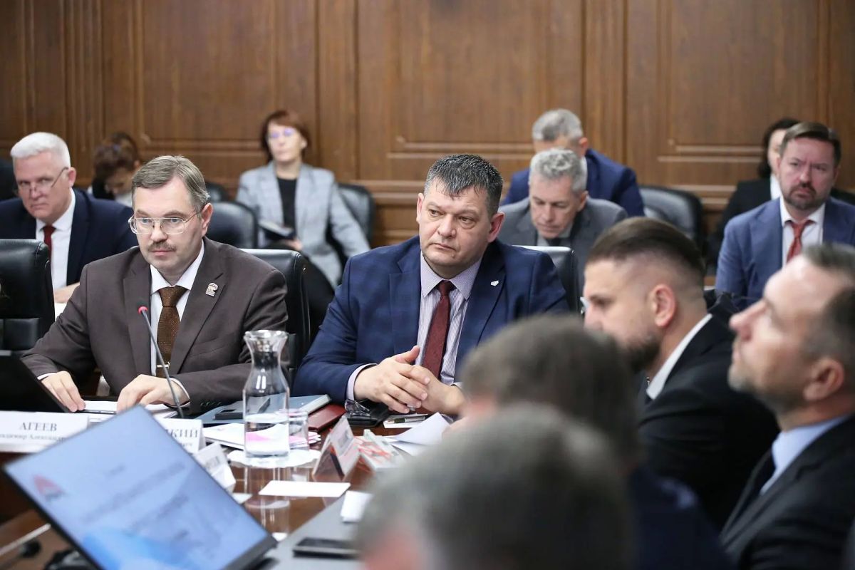 В Заксобрании Камчатки назвали руководителей комитетов В Заксобрании Камчатки назвали руководителей комитетов