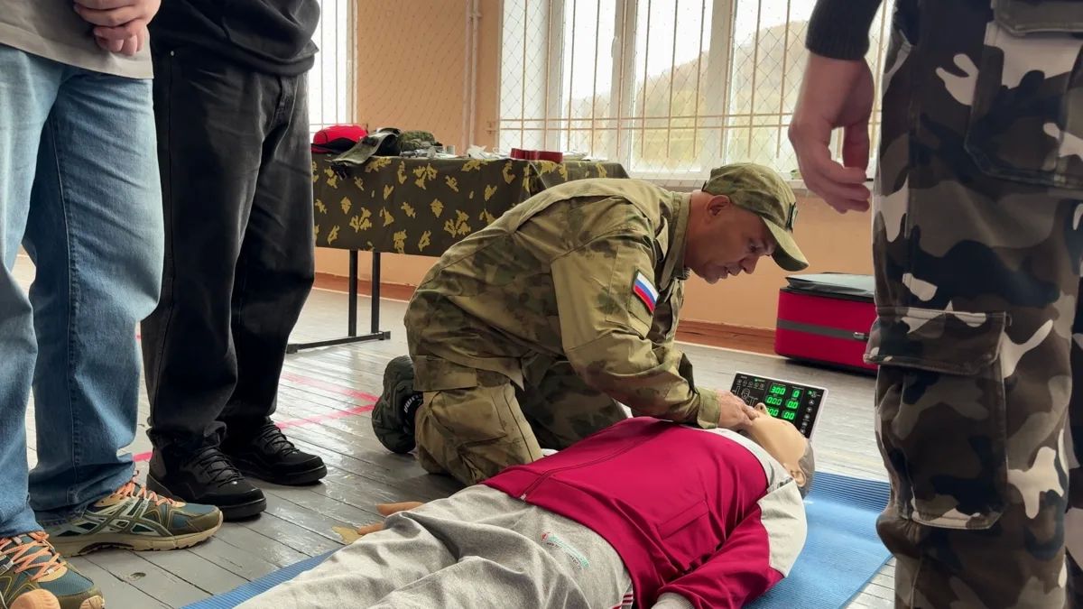 Ветеран СВО с Камчатки преподаёт основы тактической медицины в Центре «ВОИН» Ветеран СВО с Камчатки преподаёт основы тактической медицины в Центре «ВОИН»