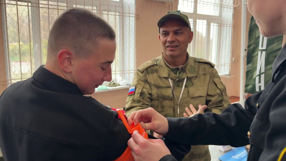 Ветеран СВО с Камчатки преподаёт основы тактической медицины в Центре «ВОИН» Ветеран СВО с Камчатки преподаёт основы тактической медицины в Центре «ВОИН»