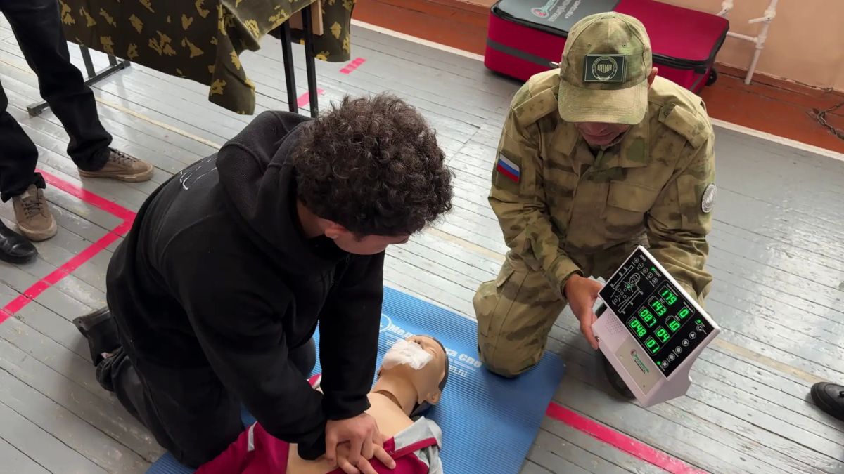 Ветеран СВО с Камчатки преподаёт основы тактической медицины в Центре «ВОИН» Ветеран СВО с Камчатки преподаёт основы тактической медицины в Центре «ВОИН»