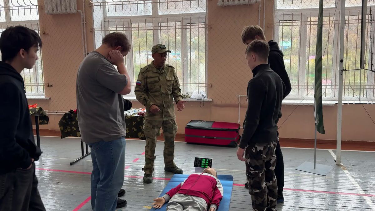Ветеран СВО с Камчатки преподаёт основы тактической медицины в Центре «ВОИН»