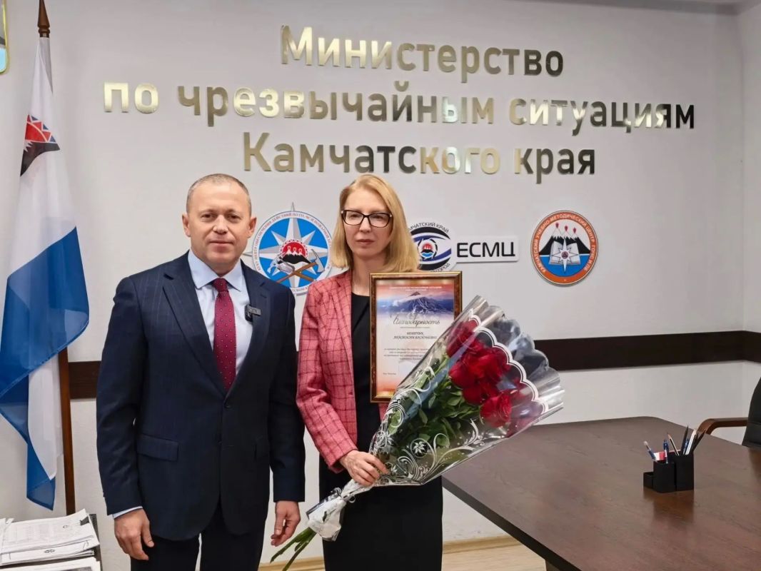 На Камчатке наградили предпринимателей, которые принимали участие в учениях по гражданской обороне На Камчатке наградили предпринимателей, которые принимали участие в учениях по гражданской обороне