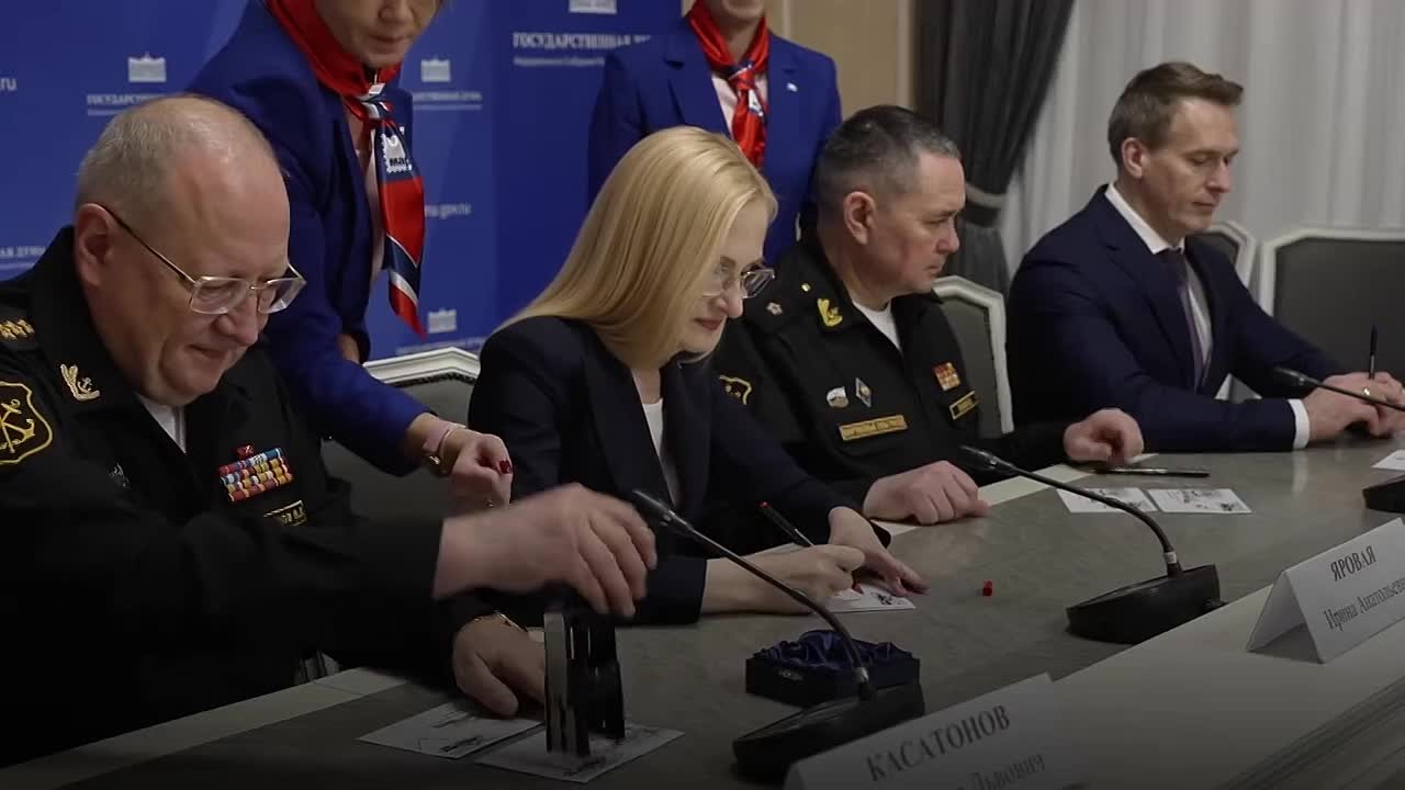 Уважение и благодарность: по инициативе Ирины Яровой создана юбилейная марка, посвящённая 330-летию ВМФ России