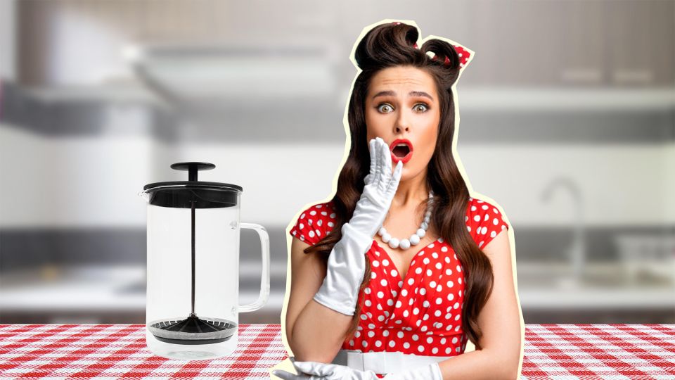 Заменит соковыжималку и миксер: 3 необычных способа использования френч-пресса