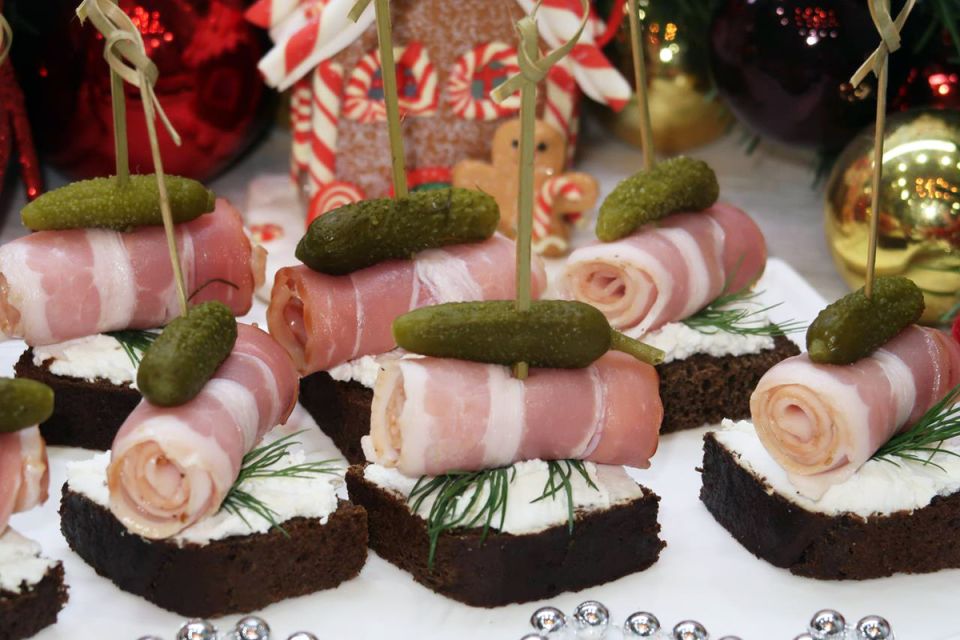 Вкусные канапе с беконом: легкий рецептик за 5 минут