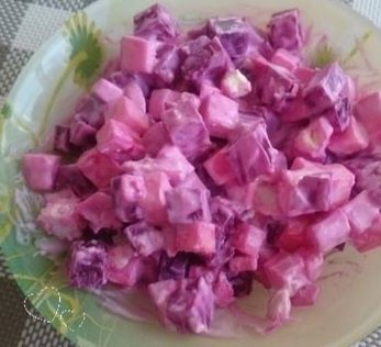 Неповторимые салаты из молодой свеклы