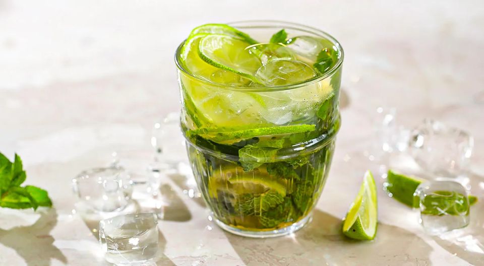 Неповторимый мохито на зеленом чае: оригинальный способ освежиться